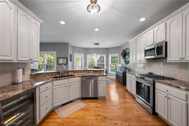 8612 Mackenzie Avenue NW, North Canton, OH 44720