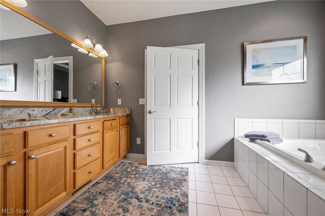 8612 Mackenzie Avenue NW, North Canton, OH 44720