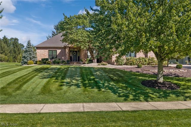8612 Mackenzie Avenue NW, North Canton, OH 44720