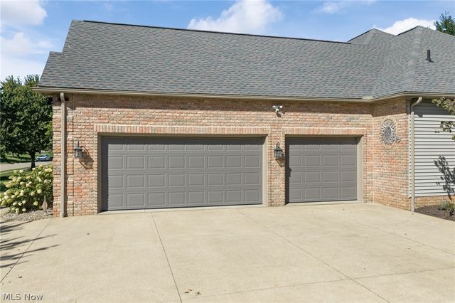 8612 Mackenzie Avenue NW, North Canton, OH 44720