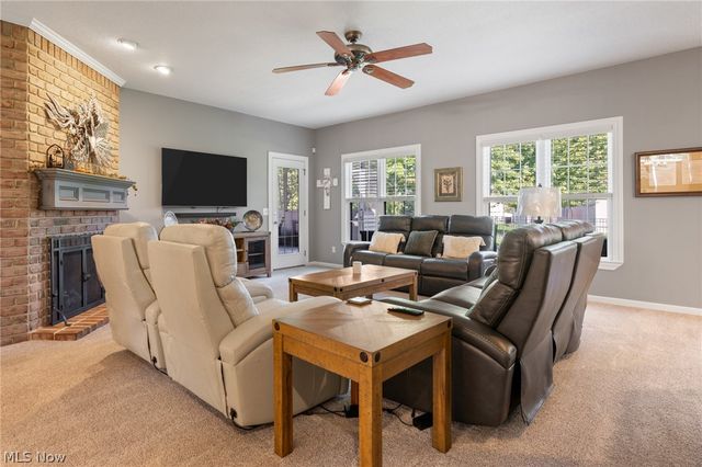 8612 Mackenzie Avenue NW, North Canton, OH 44720