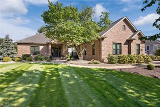 8612 Mackenzie Avenue NW, North Canton, OH 44720