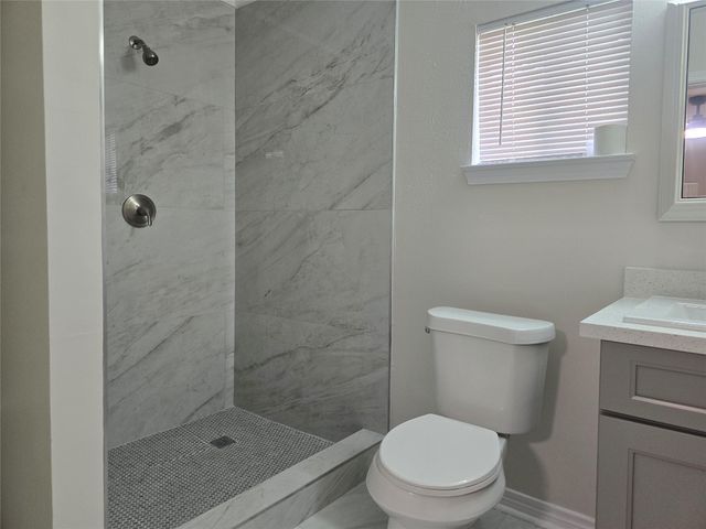 10518 Royal Oaks Drive, Houston, TX 77016