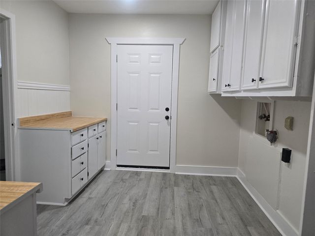 10518 Royal Oaks Drive, Houston, TX 77016