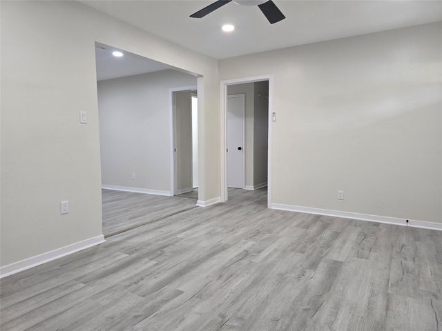 10518 Royal Oaks Drive, Houston, TX 77016