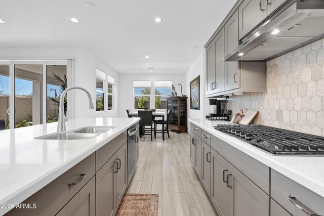 17616 W MIDDLEBURY Street, Surprise, AZ 85388
