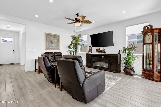 17616 W MIDDLEBURY Street, Surprise, AZ 85388