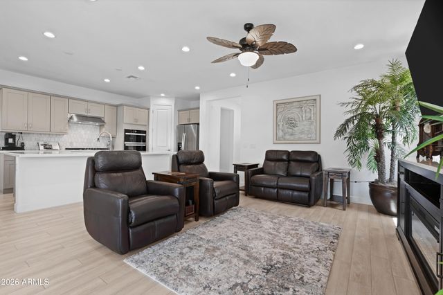 17616 W MIDDLEBURY Street, Surprise, AZ 85388