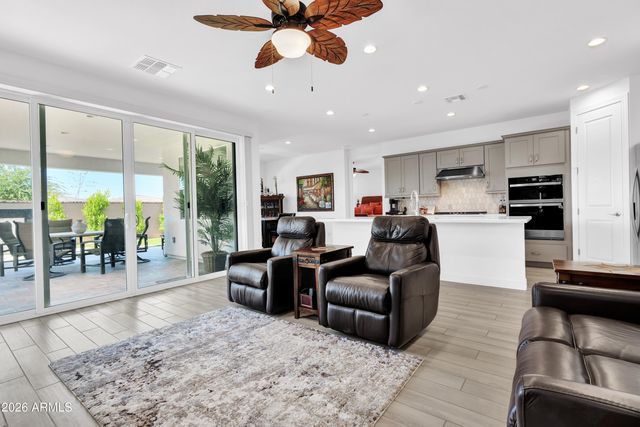 17616 W MIDDLEBURY Street, Surprise, AZ 85388