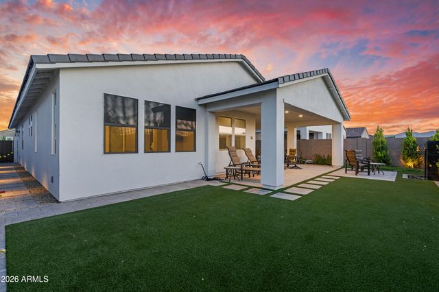 17616 W MIDDLEBURY Street, Surprise, AZ 85388