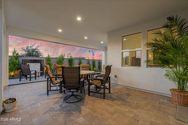 17616 W MIDDLEBURY Street, Surprise, AZ 85388