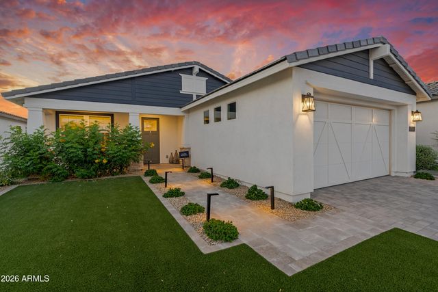 17616 W MIDDLEBURY Street, Surprise, AZ 85388
