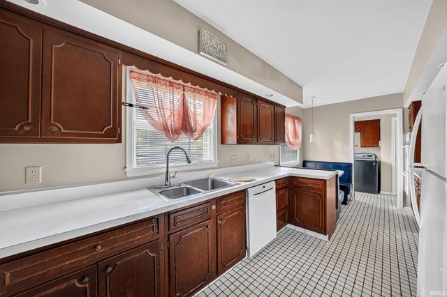 1915 Churchill Drive, South Bend, IN 46617
