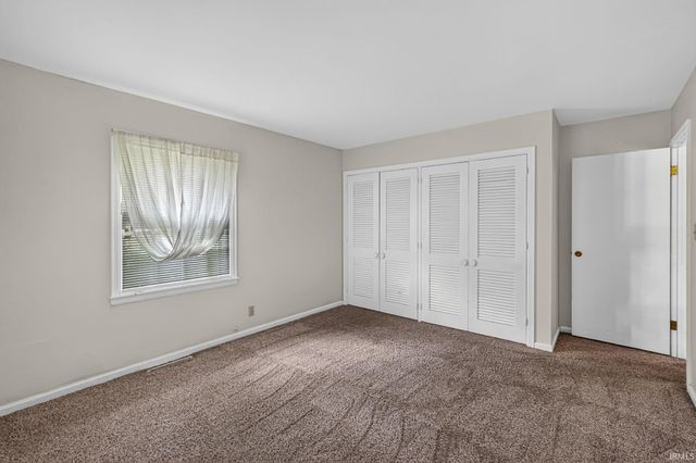 1915 Churchill Drive, South Bend, IN 46617