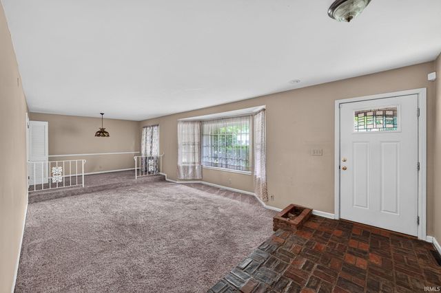 1915 Churchill Drive, South Bend, IN 46617