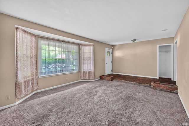 1915 Churchill Drive, South Bend, IN 46617