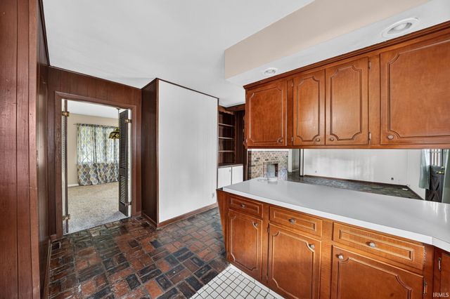 1915 Churchill Drive, South Bend, IN 46617