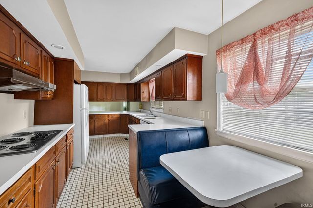 1915 Churchill Drive, South Bend, IN 46617