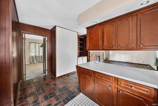 1915 Churchill Drive, South Bend, IN 46617