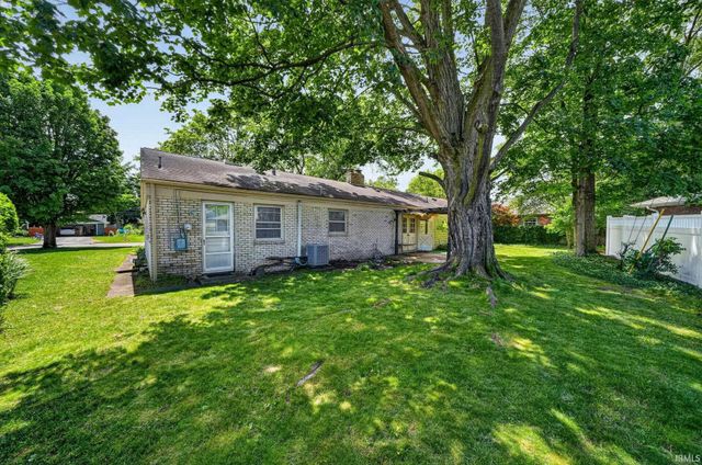 1915 Churchill Drive, South Bend, IN 46617