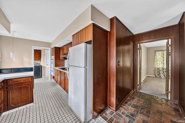 1915 Churchill Drive, South Bend, IN 46617