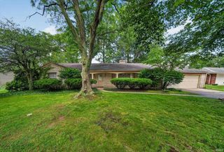 1915 Churchill Drive, South Bend, IN 46617