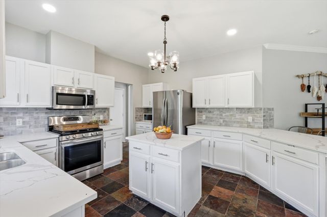 7013 Riverchase Trail, Denton, TX 76210