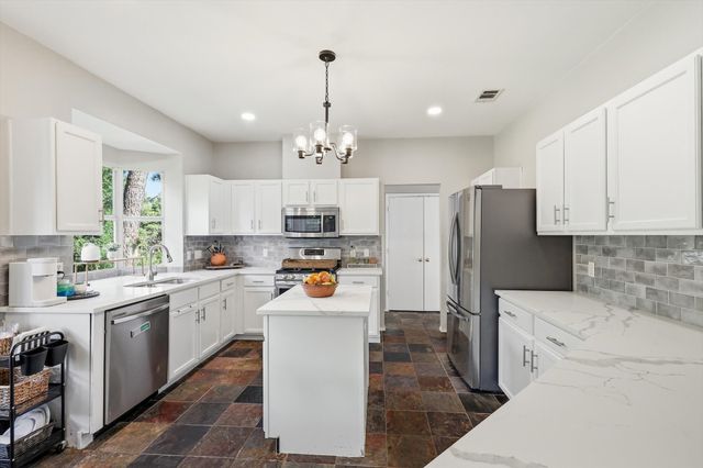 7013 Riverchase Trail, Denton, TX 76210