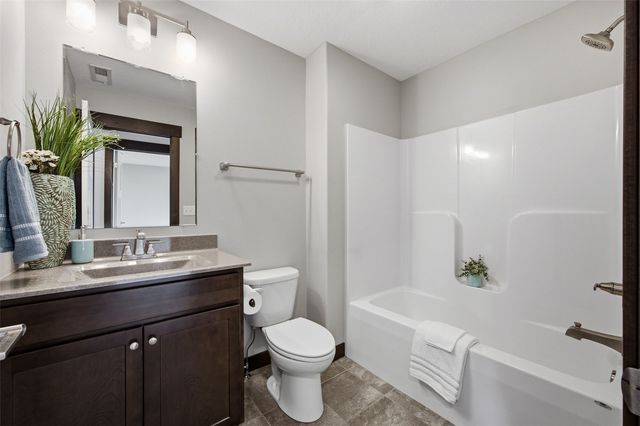 3507 Pioneer Avenue SE, Cedar Rapids, IA 52403