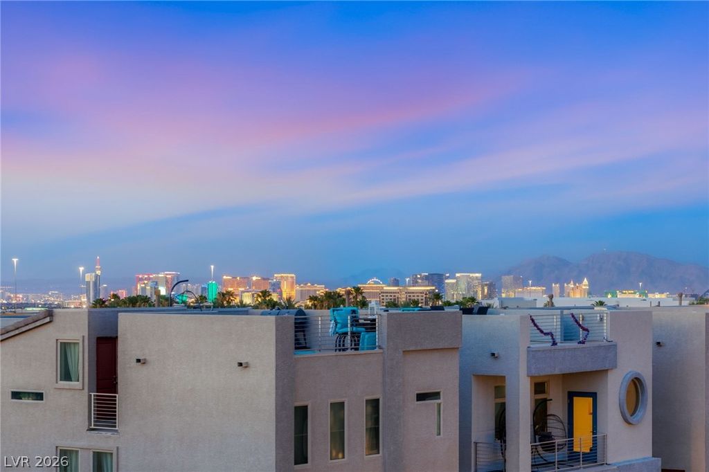 8111 Haywood Estate Avenue, Las Vegas, NV 89113 — photo 2