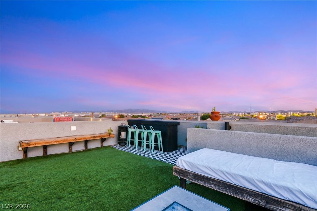 8111 Haywood Estate Avenue, Las Vegas, NV 89113 — photo 5