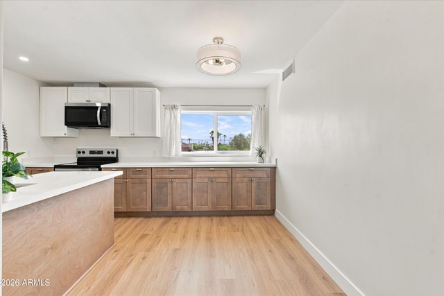 3737 E TURNEY Avenue 226, Phoenix, AZ 85018