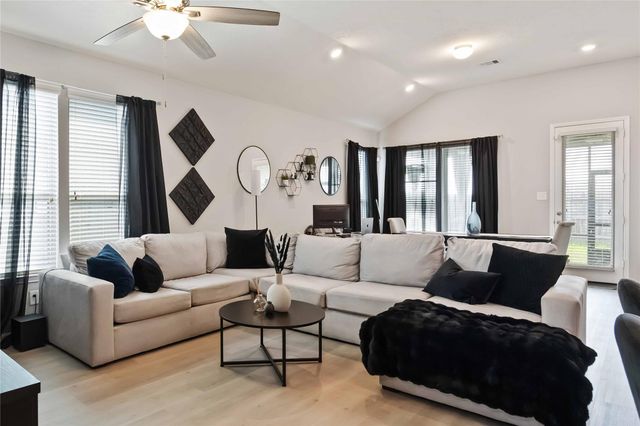 15331 Oakheath Colony Lane, Houston, TX 77044