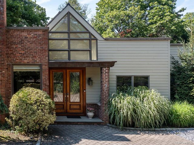 3 West Drive, Manhasset, NY 11030