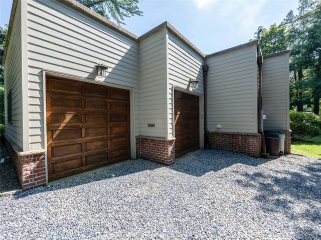3 West Drive, Manhasset, NY 11030