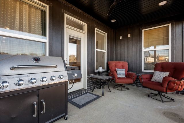 1300 Bunker Drive, Pea Ridge, AR 72751