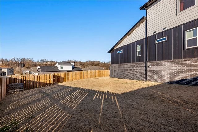 1300 Bunker Drive, Pea Ridge, AR 72751