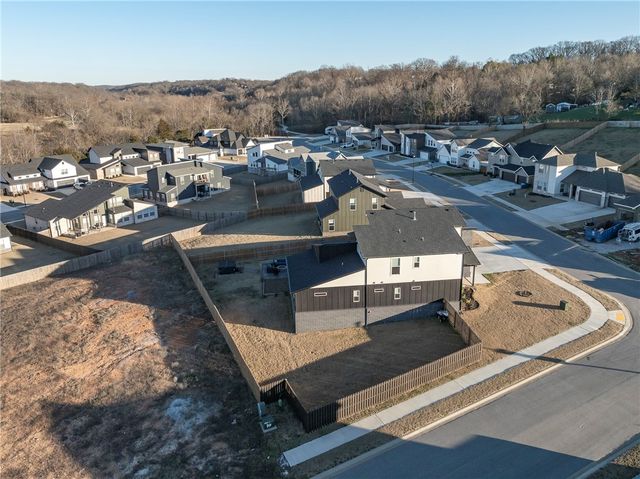 1300 Bunker Drive, Pea Ridge, AR 72751