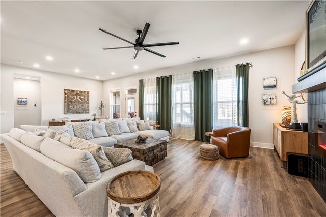 1300 Bunker Drive, Pea Ridge, AR 72751