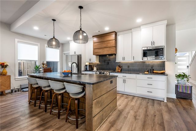 1300 Bunker Drive, Pea Ridge, AR 72751