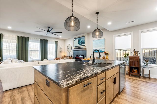 1300 Bunker Drive, Pea Ridge, AR 72751