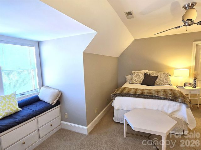 40 Shipwatch Drive, Hickory, NC 28601