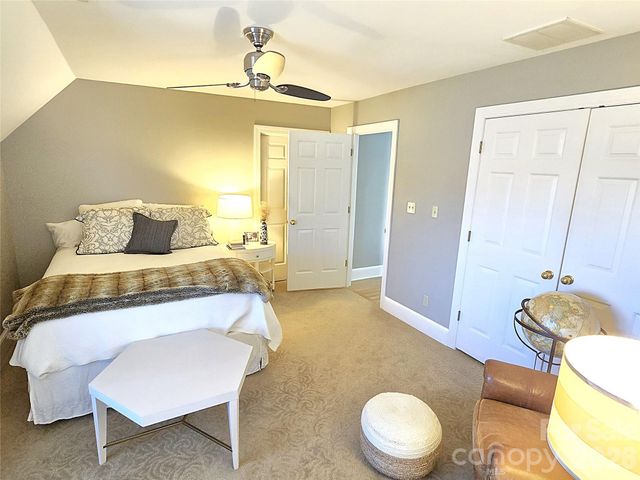 40 Shipwatch Drive, Hickory, NC 28601