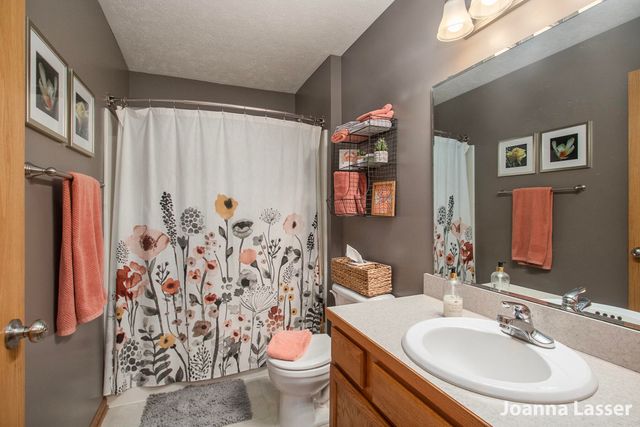 3122 W Crystal Waters Drive 1, Holland, MI 49424