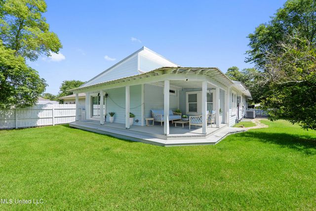 354 Main Street, Bay Saint Louis, MS 39520