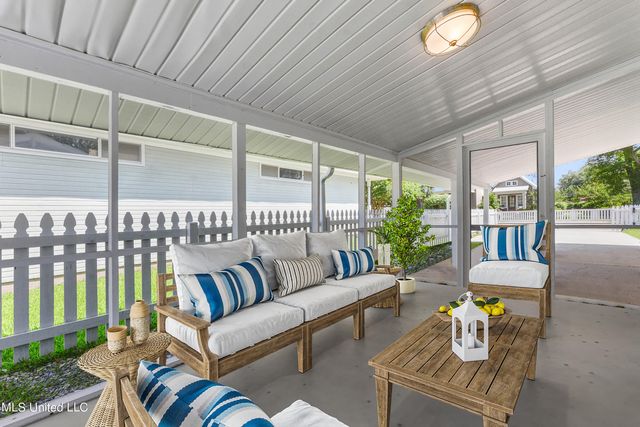 354 Main Street, Bay Saint Louis, MS 39520