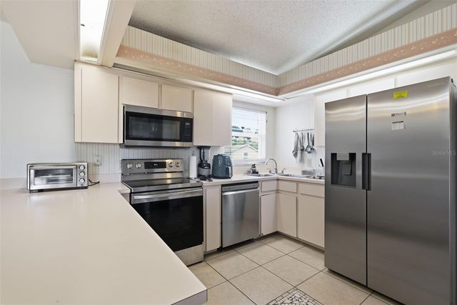 1011 WINIFRED WAY, Lakeland, FL 33809