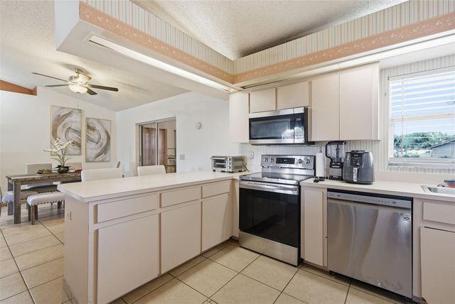 1011 WINIFRED WAY, Lakeland, FL 33809