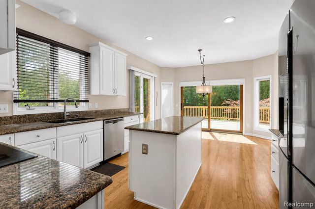 1781 Westridge Drive, Rochester, MI 48306