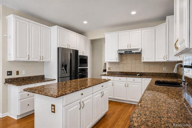 1781 Westridge Drive, Rochester, MI 48306